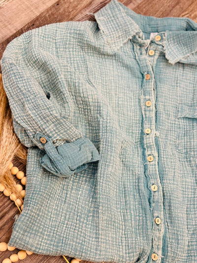 DOUBLE WASHED BUTTON DOWN TOP (DUSTY TEAL)