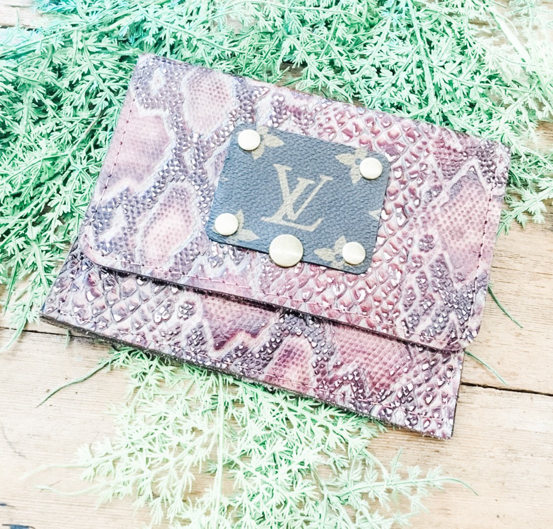 Sasha’s Sizzlin’ Snake Wallet-Ruby & Pearl Boutique