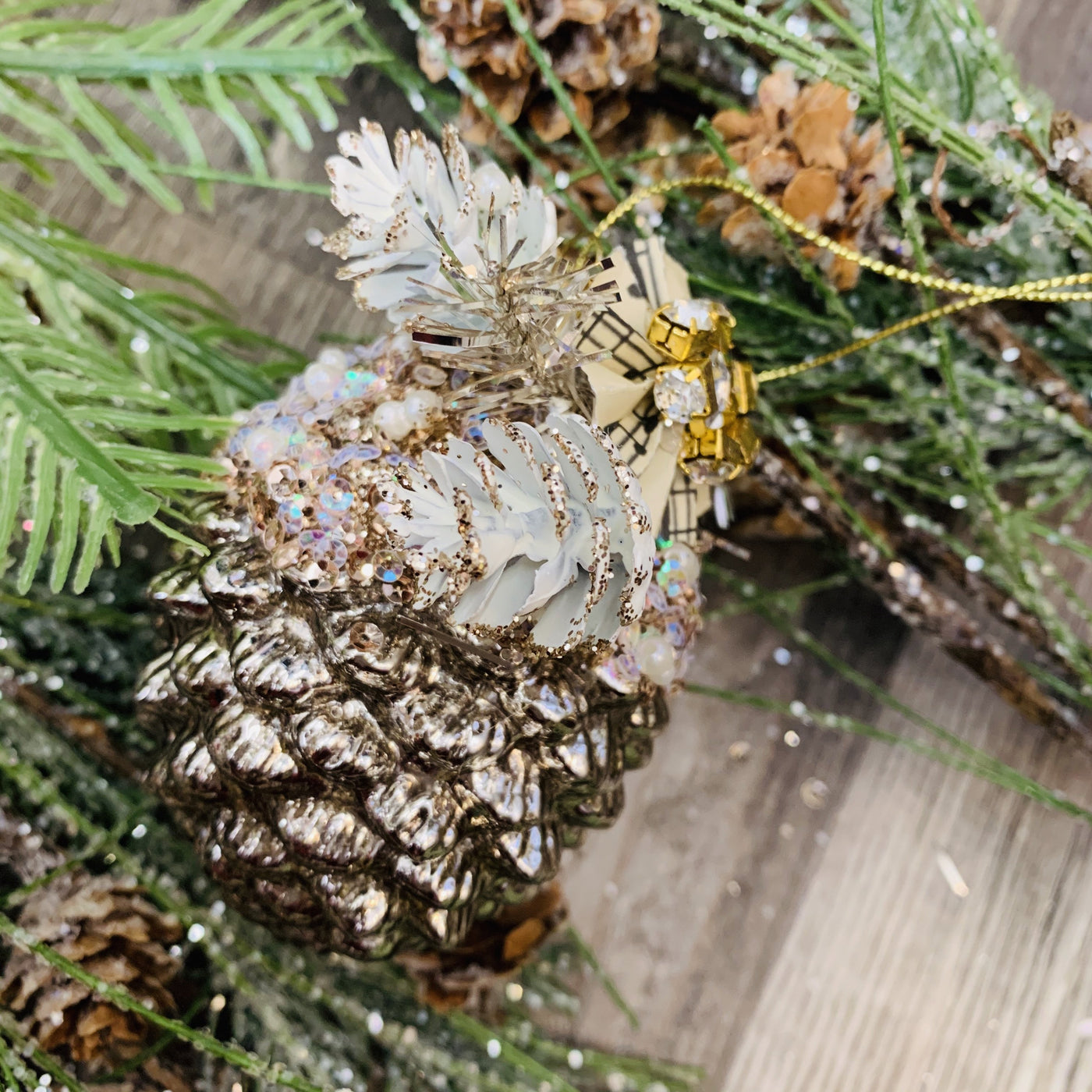 Stunning Intricate Pinecone/Acorn Ornaments-Ruby & Pearl Boutique
